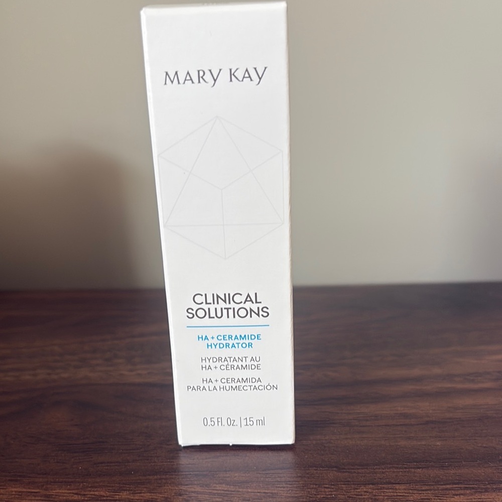 Mary Kay Clinical Solutions HA + Ceramide Hydrator - White